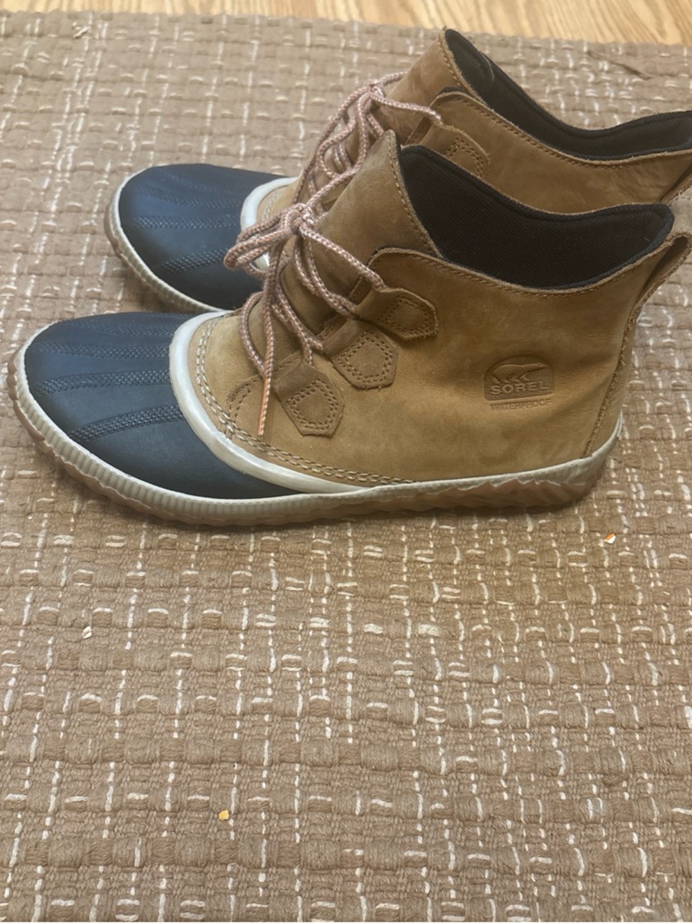 Sorel Black and Tan Ankle Lace-Up Boots